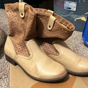 New condtion boots